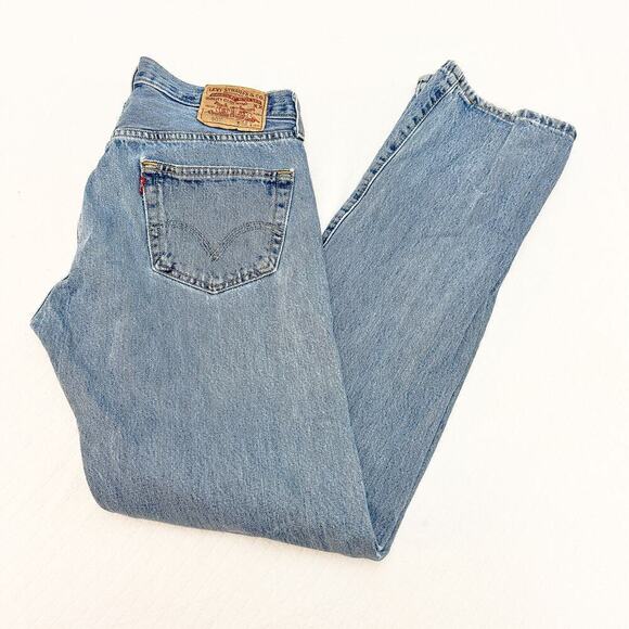 Levi's Light Blue Straight Leg Jeans - Picture 7 of 7